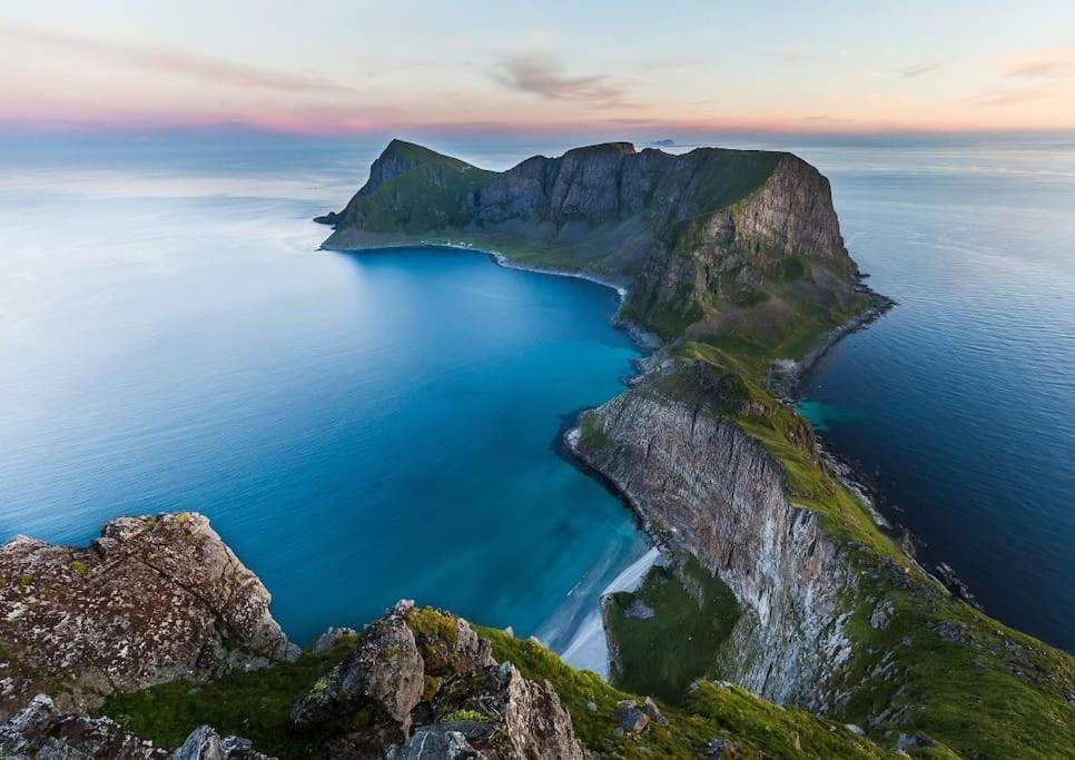 Ett Roms Leilighet Vestvagoy Gravdal  Bagian luar foto